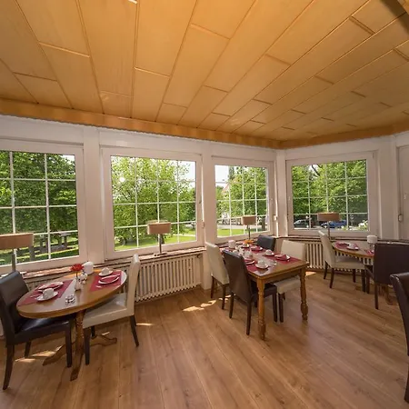 Отель Parkhotel Pyrmont Бад-Пирмонт
